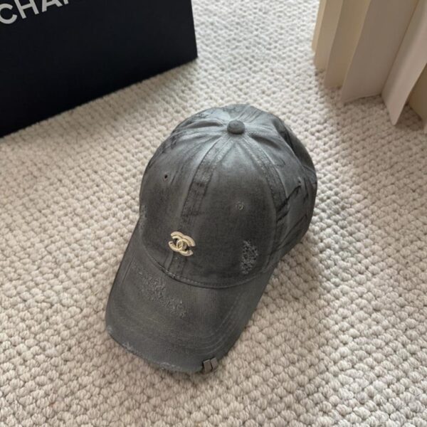 replica,schuhe,beste,kaufen,1:1,besten,seiten,Replik,turnschuhe,sneakers Die neue Herbst/Winter-Kollektion von Chanel umfasst klassische, lässige und trendige Baseballkappen (WHGHV5).