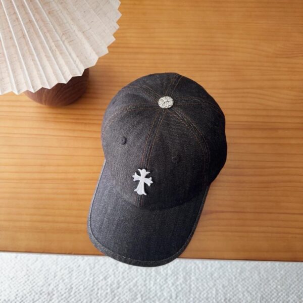 Chrome Hearts Baseballkappe im koreanischen Retro-Stil mit Used-Look und Rissen für den Frühling (CHVHE6)