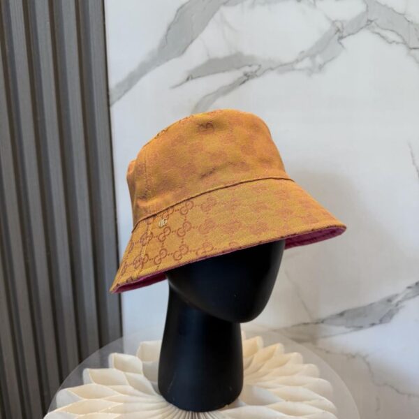 replica,schuhe,beste,kaufen,1:1,besten,seiten,Replik,turnschuhe,sneakers Der neue wendbare Bucket Hat (6UAOT6) von GUCCI ist jetzt in den Boutiquen erhältlich.
