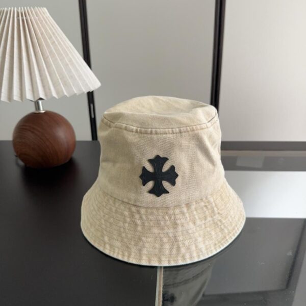 Neuer Bucket Hat von Chrome Hearts (YEHLDL)