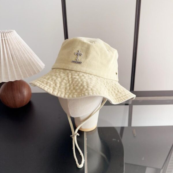 Neuer Bucket Hat von Chrome Hearts (TARVHV)