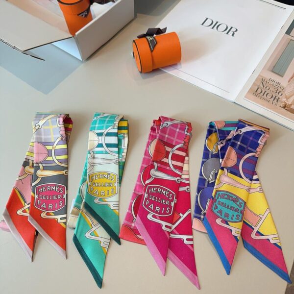 replica,schuhe,beste,kaufen,1:1,besten,seiten,Replik,turnschuhe,sneakers Schweres Twill-Seidenband mit 18 Momme, das neue Twilly von Hermès, hergestellt aus erstklassiger Twill-Seide (IUTFAQ).