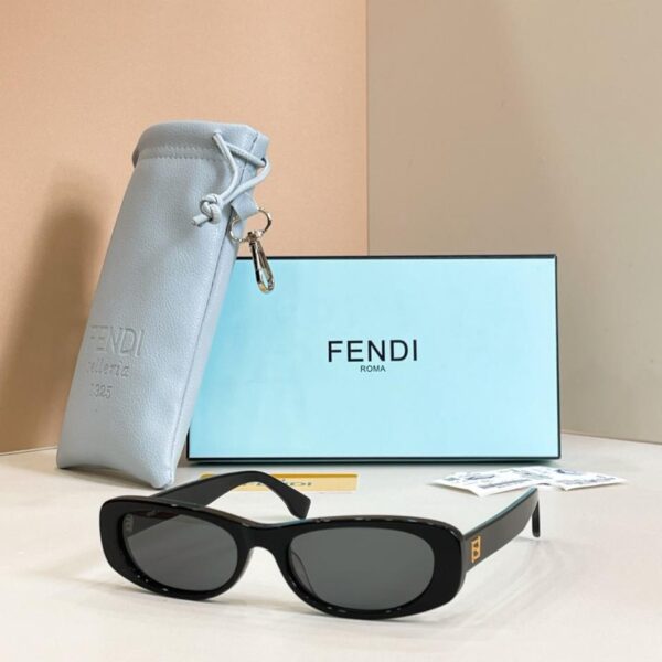 FENDI Sonnenbrille MODELL FE40183I(5WJGZ5)