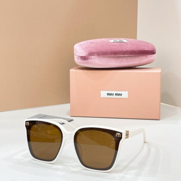 replica,schuhe,beste,kaufen,1:1,besten,seiten,Replik,turnschuhe,sneakers MIUMIU Sonnenbrille MODELL SMU B09(HDQI1R)
