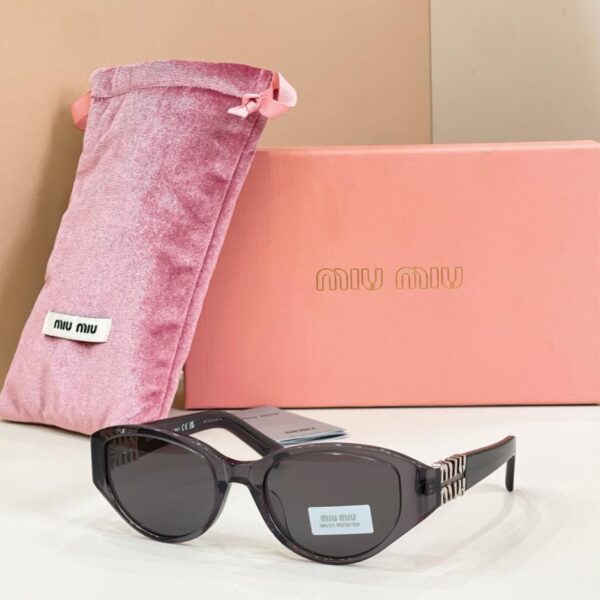 replica,schuhe,beste,kaufen,1:1,besten,seiten,Replik,turnschuhe,sneakers MIUMIU Sonnenbrille Modell SMU 16ZS (RRJDE2)