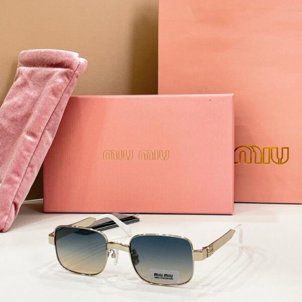 replica,schuhe,beste,kaufen,1:1,besten,seiten,Replik,turnschuhe,sneakers MIUMIU Sonnenbrille MODELL SMUB54S (KTUKNC)