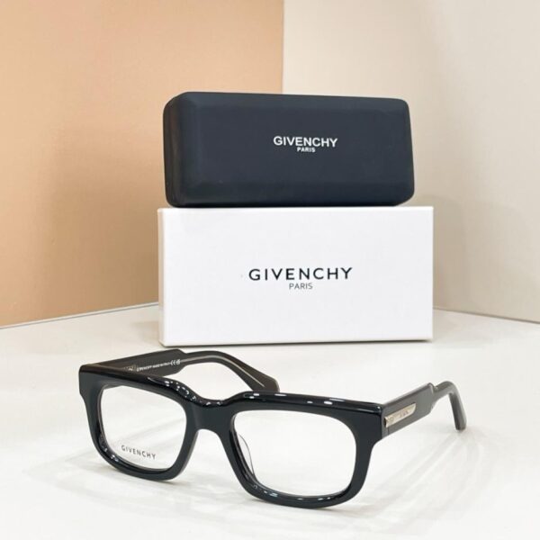 Givenchy Brille Modell GV50068U (ENW72K)