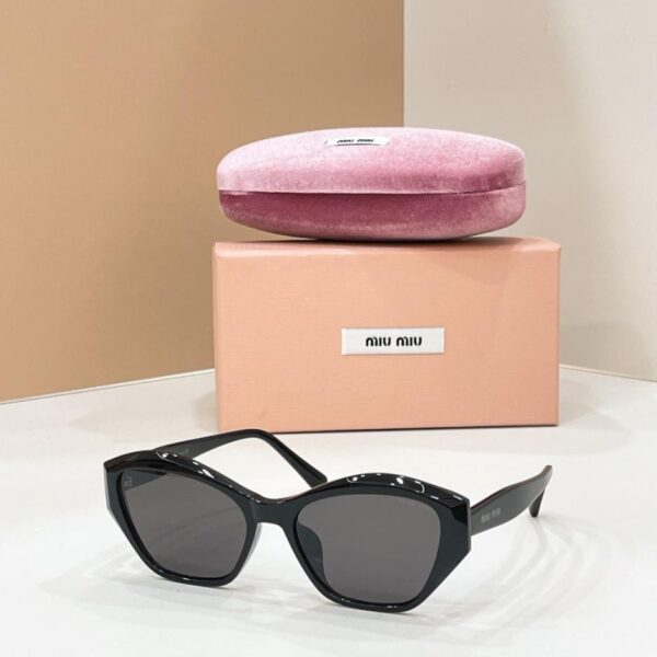 replica,schuhe,beste,kaufen,1:1,besten,seiten,Replik,turnschuhe,sneakers MIU MIU Brille MODELL SMU 33WS(G57VRC)