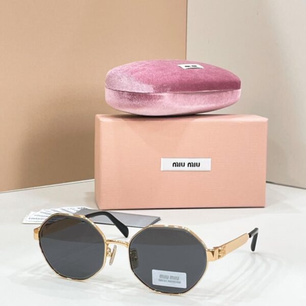 replica,schuhe,beste,kaufen,1:1,besten,seiten,Replik,turnschuhe,sneakers MIU MIU Brille MODELL SMUB57S (I4MROY)